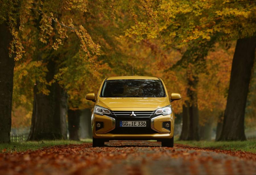  Mitsubishi Space Star 2020 года  (фото 2 из 49)